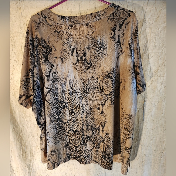 EUC Tan Jay Snakeskin Top - Picture 2 of 7